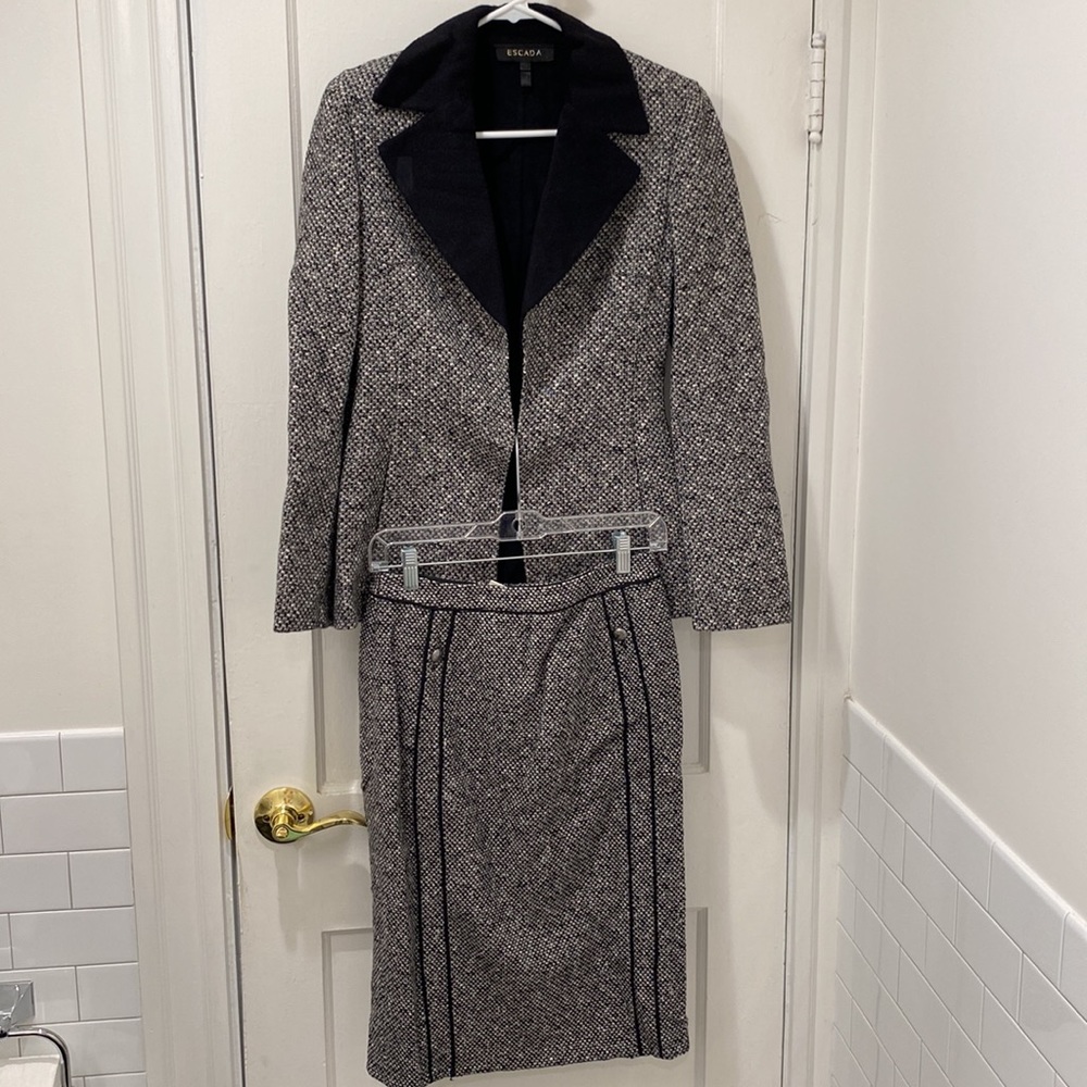 Escada softest ever wool suit Size 32/36